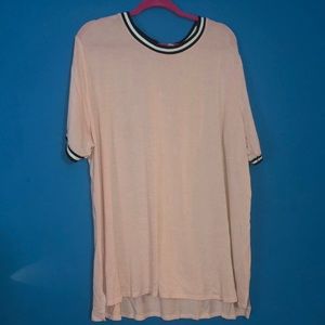 Light pink crew neck shirt